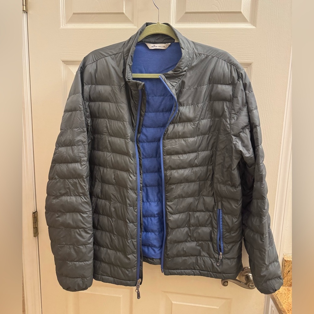 Peter Millar Gray and Blue Puffer Jacket with Quilted Design. Men’s size L